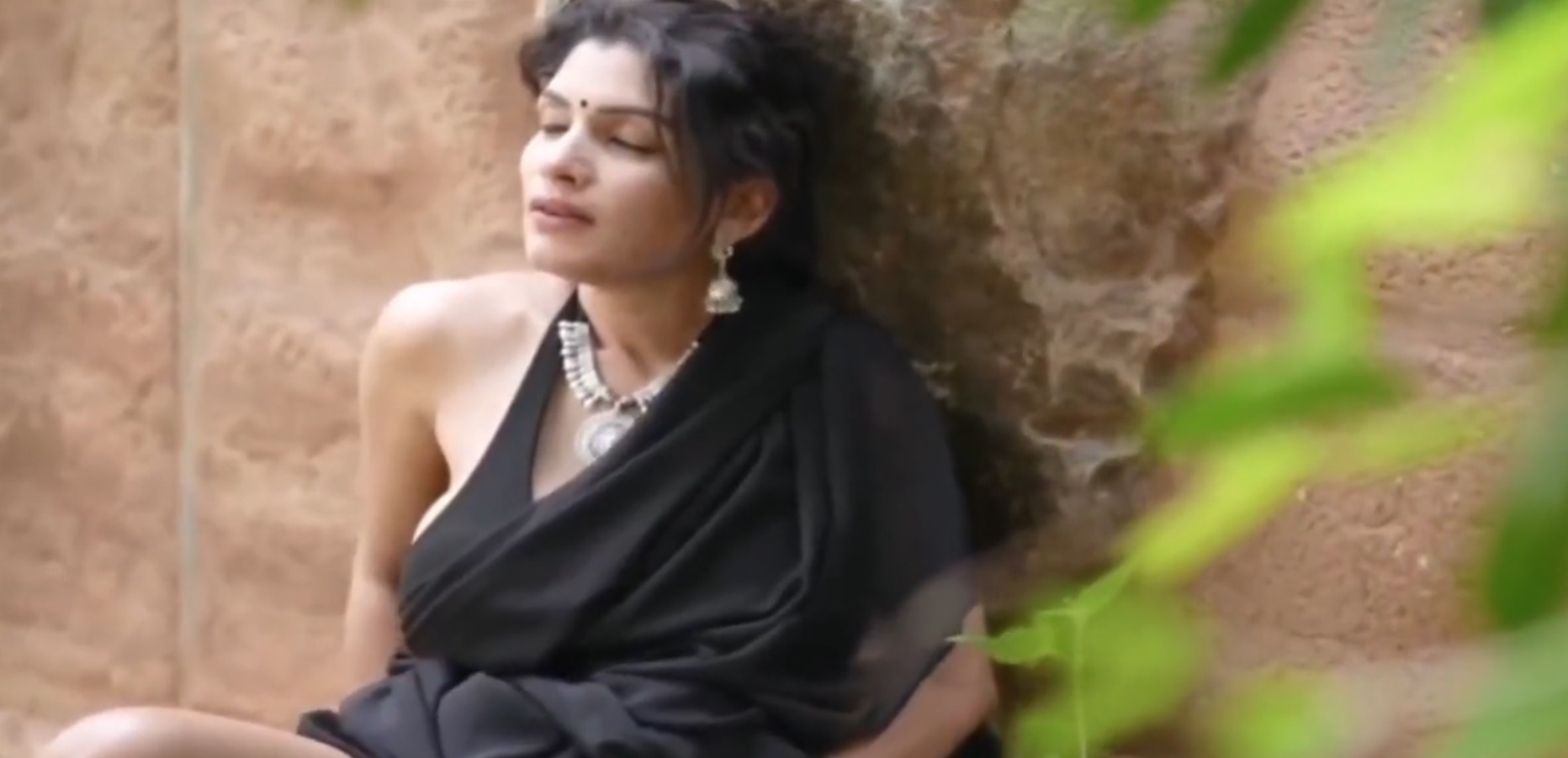 Resmi Nair Pussy Show 2024 UNRATED Sexy Hot Video